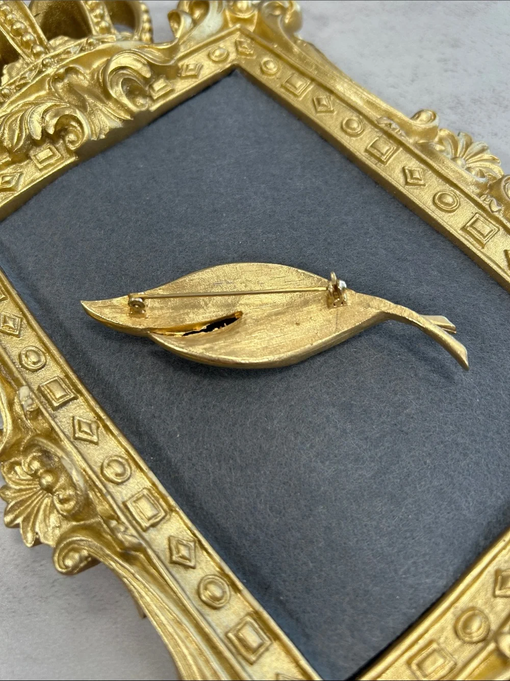 Elegant Gold Leaf Brooch - Women's Jewelry Brooch